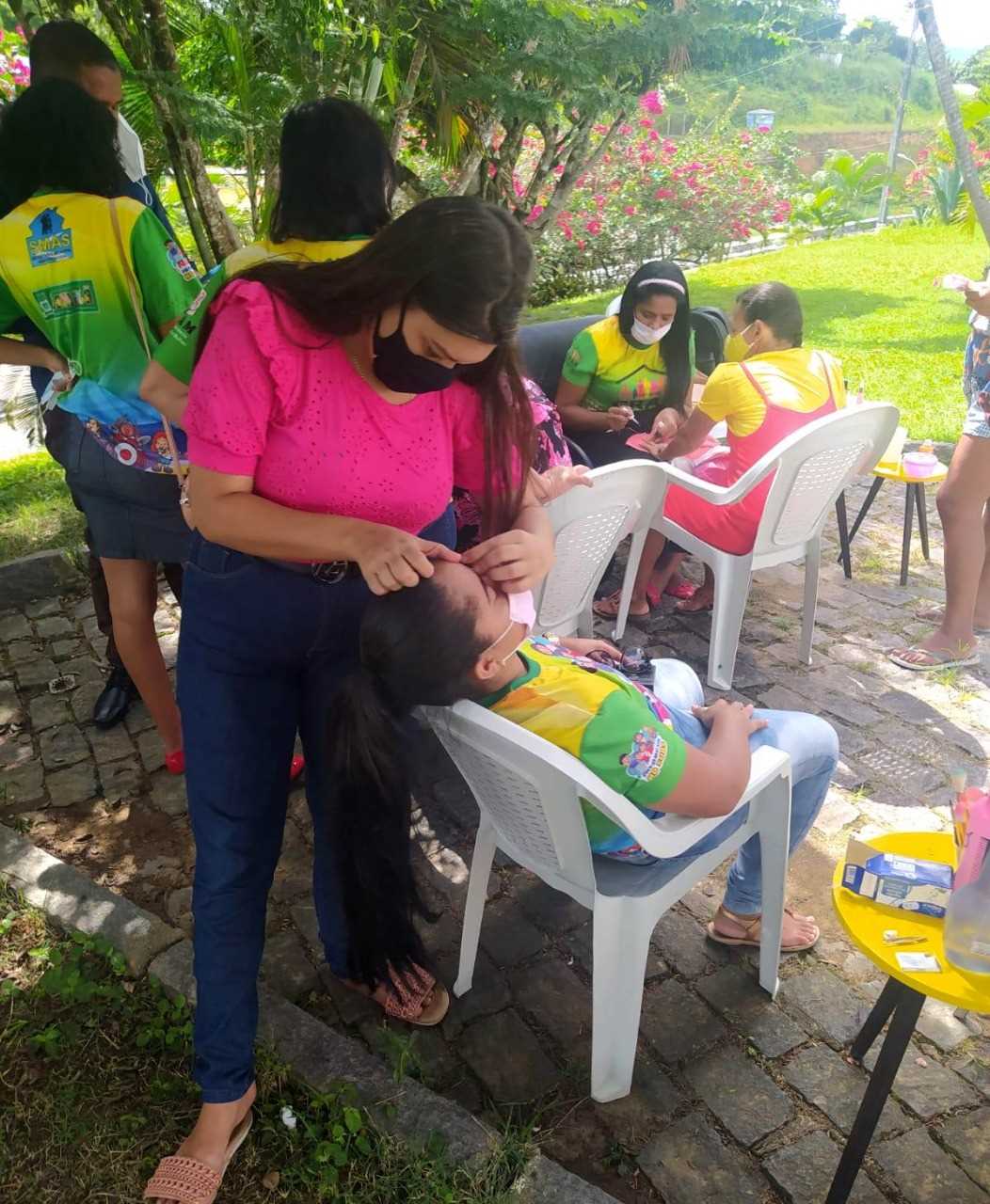 Prefeito homenageia as mulheres servidoras